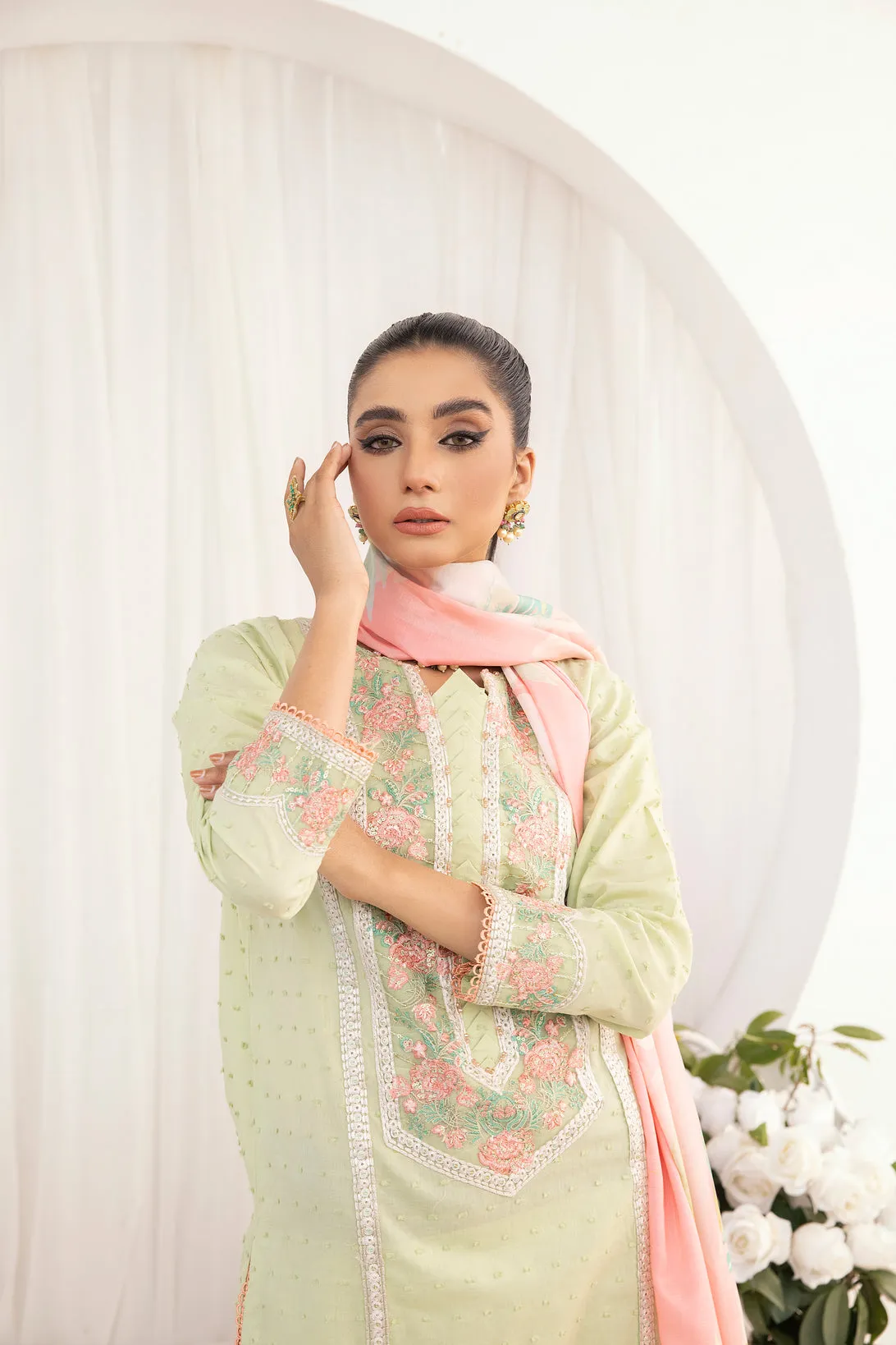 3PC HEMLINE EMBROIDERED LAWN DRESS 04