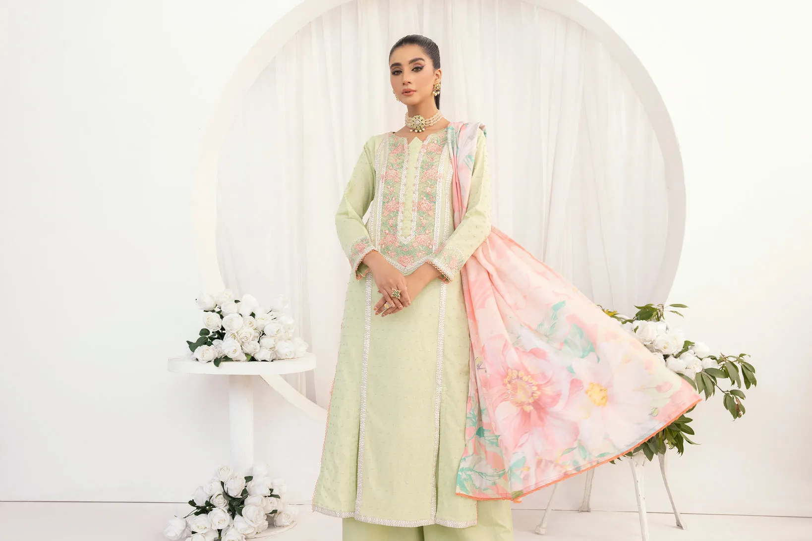 3PC HEMLINE EMBROIDERED LAWN DRESS 04