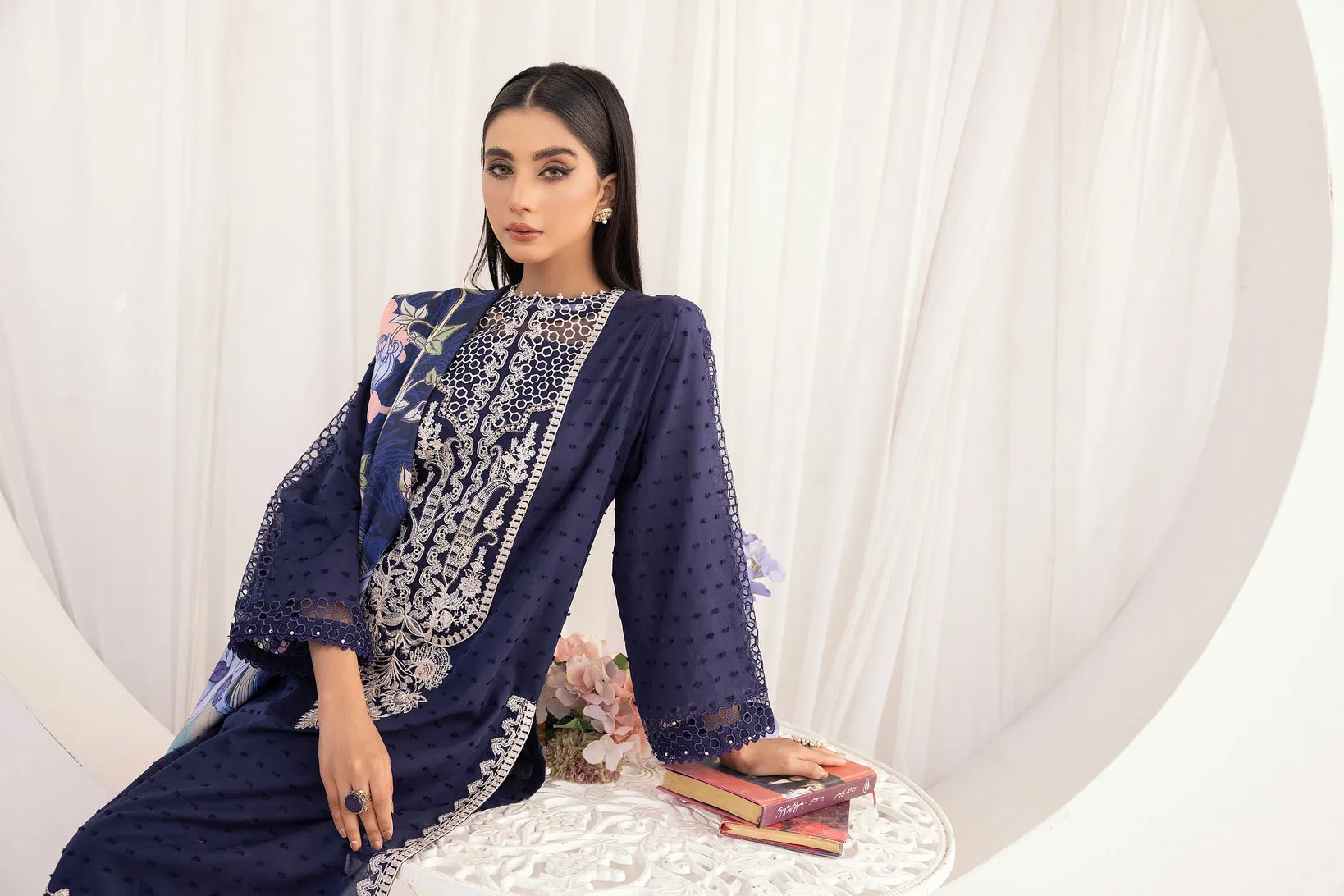 3PC HEMLINE EMBROIDERED LAWN DRESS 09