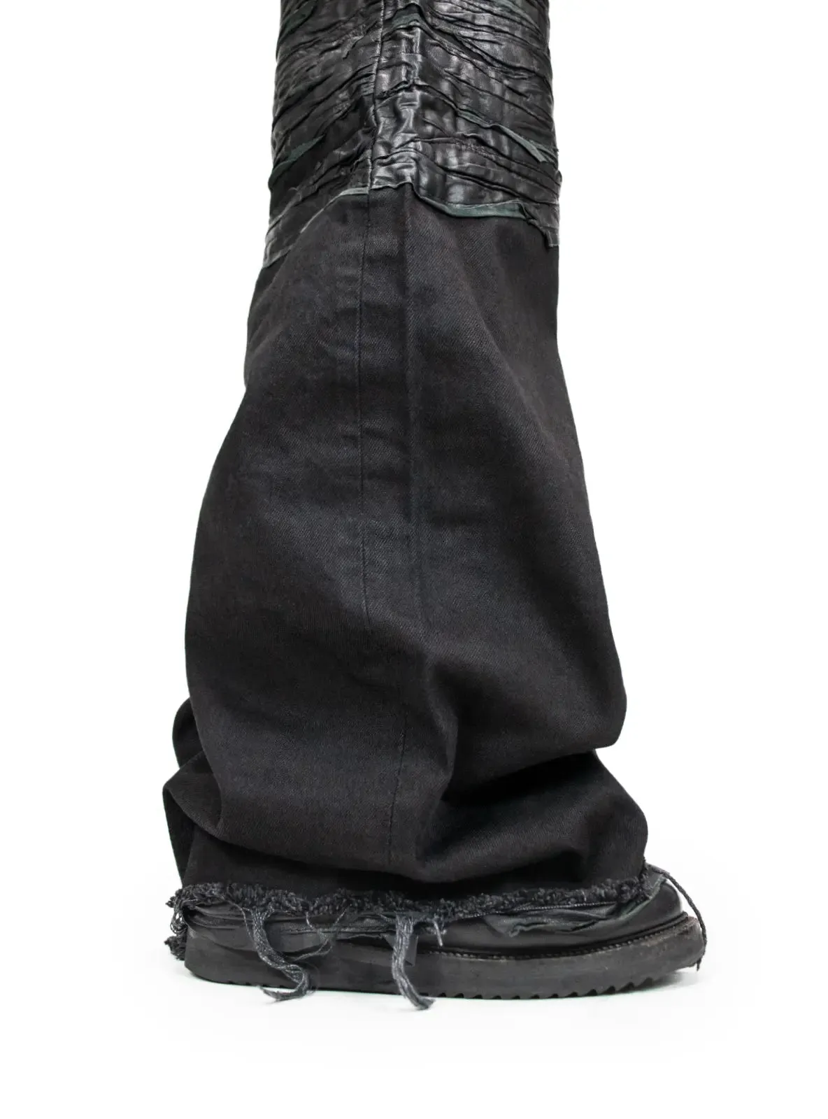CRUDE LEATHER BAGGY DENIM