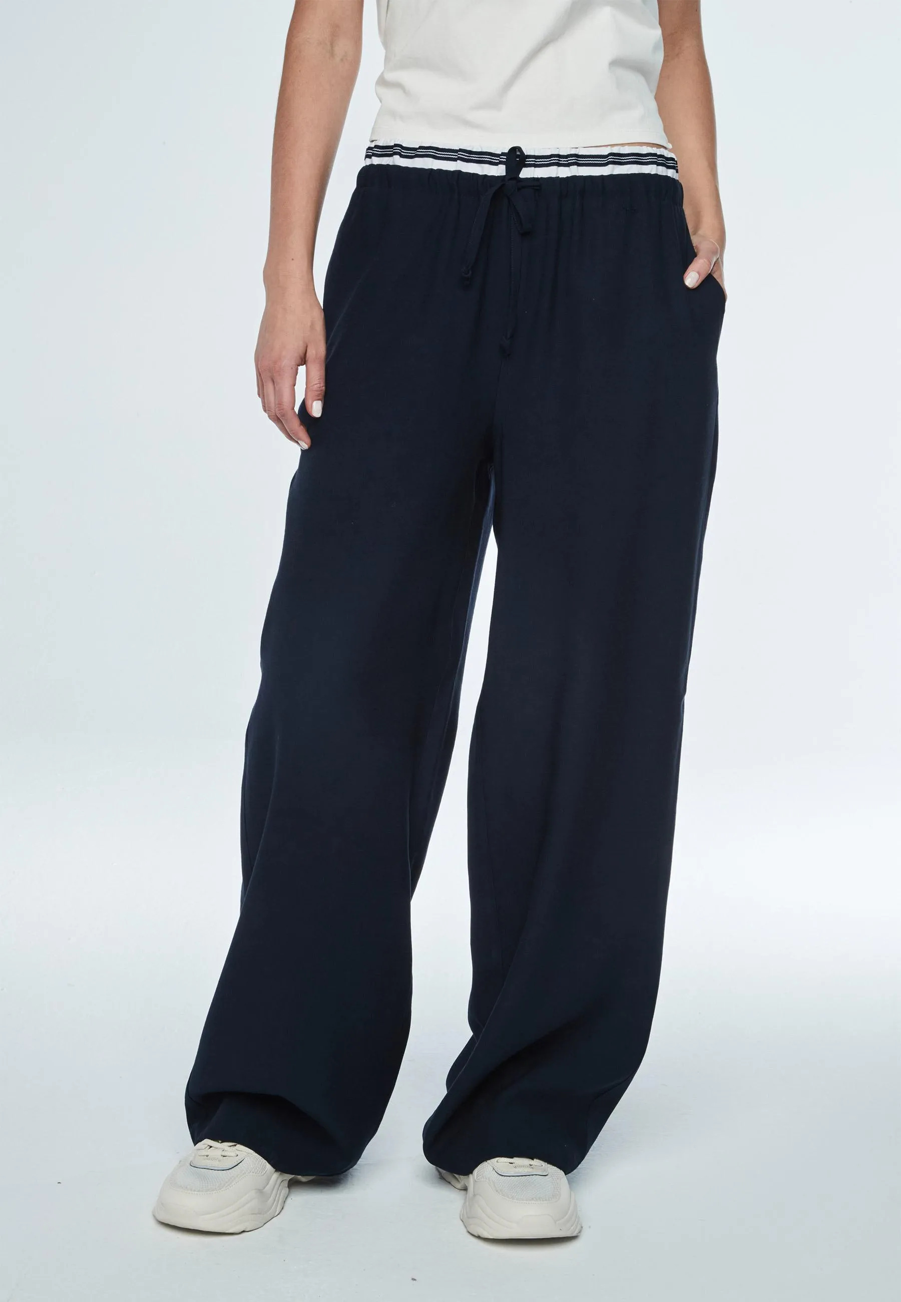 Sadine Trouser in Navy Blue