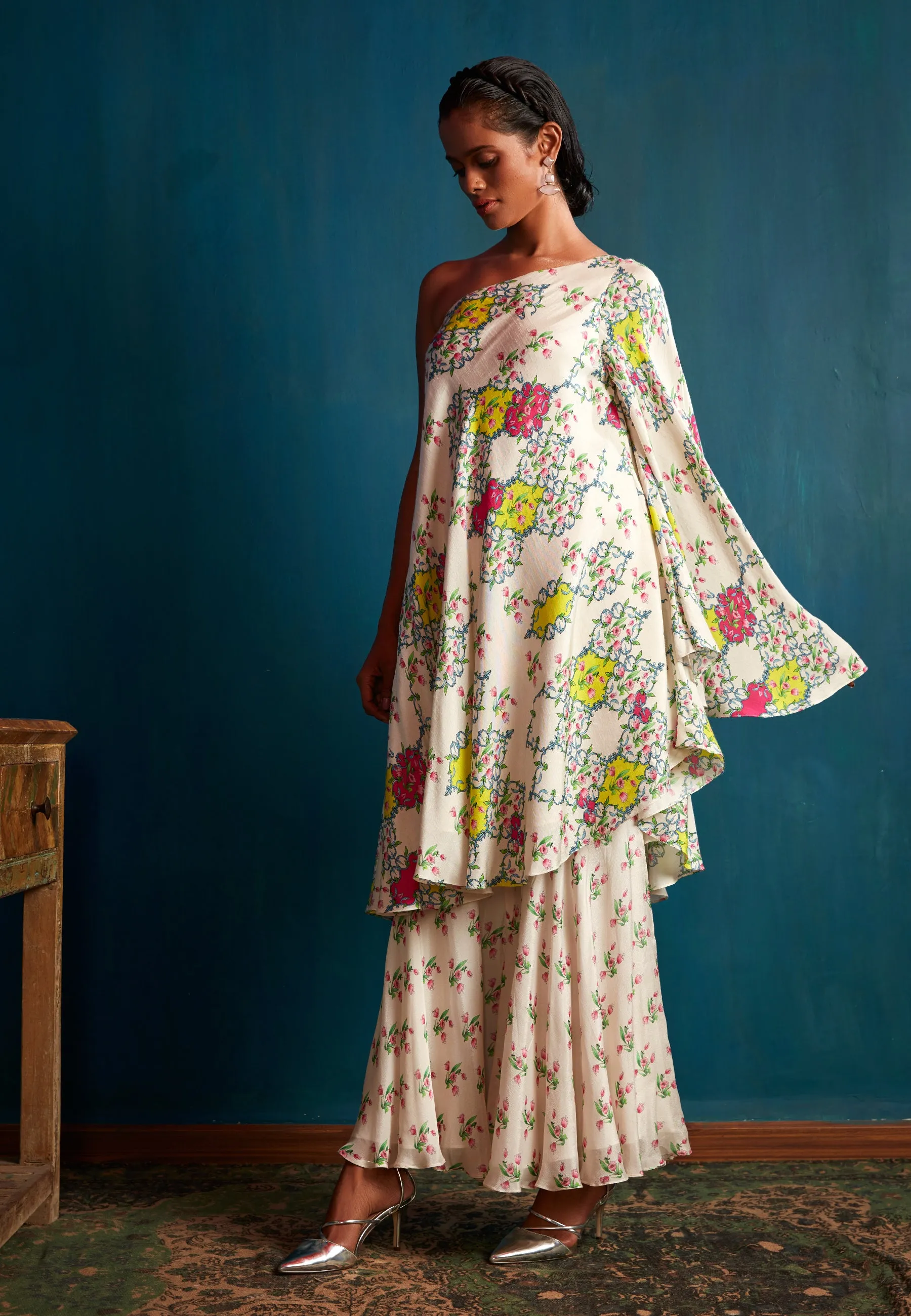 TOP & SHARARA PANTS